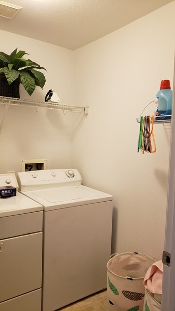 Building Photo - 16026 Summerville Lake Dr