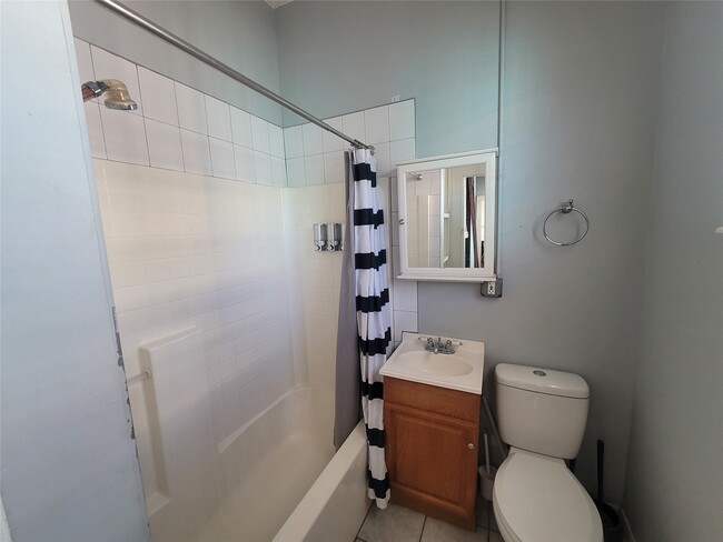 Building Photo - 1707 Market St