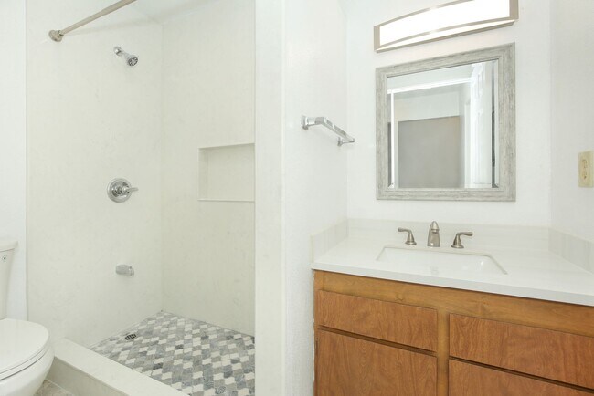 Building Photo - Waiau Garden Court #110