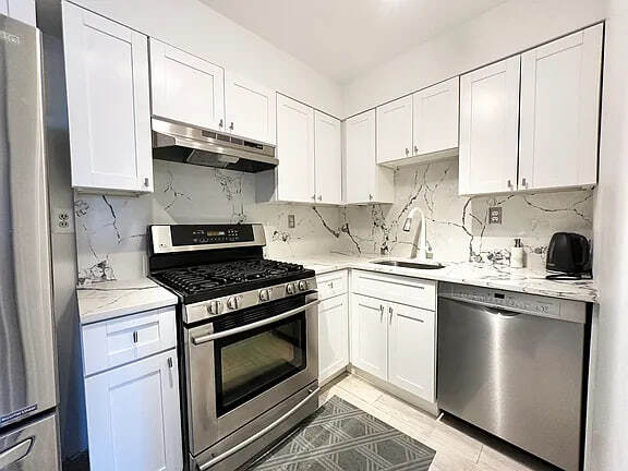 Building Photo - 10 Bay Street Landing