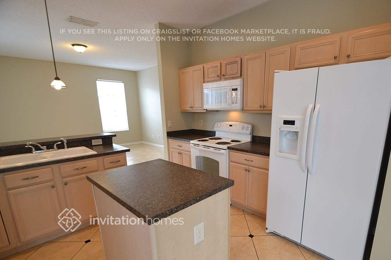 Building Photo - 901 Rosinia Ct