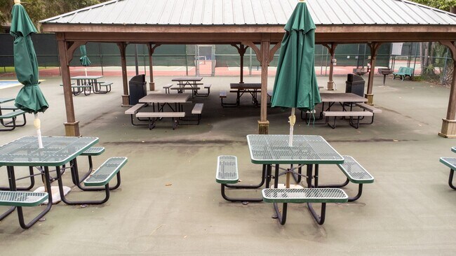 Building Photo - Comfortable Condo Living in St. Augustine ...