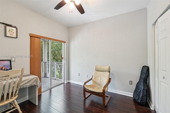 Building Photo - 3228 SE 3rd Dr