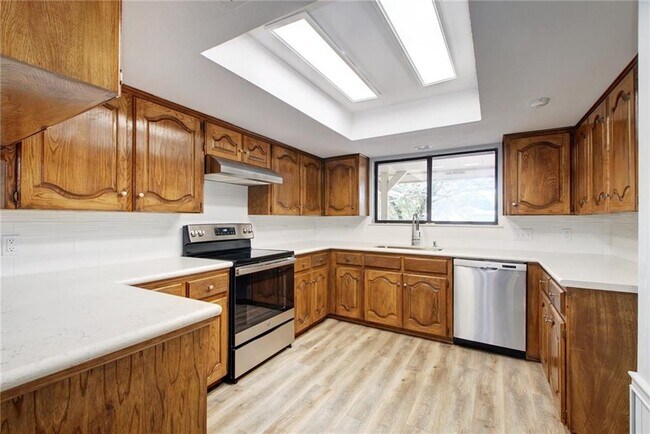 Building Photo - 308 Sequoia Trail