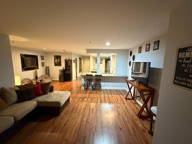 Building Photo - 44 W Broadway