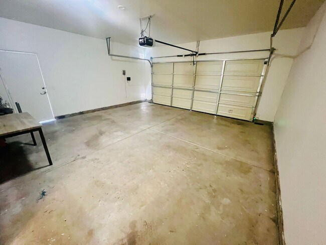 Building Photo - Charming Single-Story 3-Bedroom Home with Bonus Room