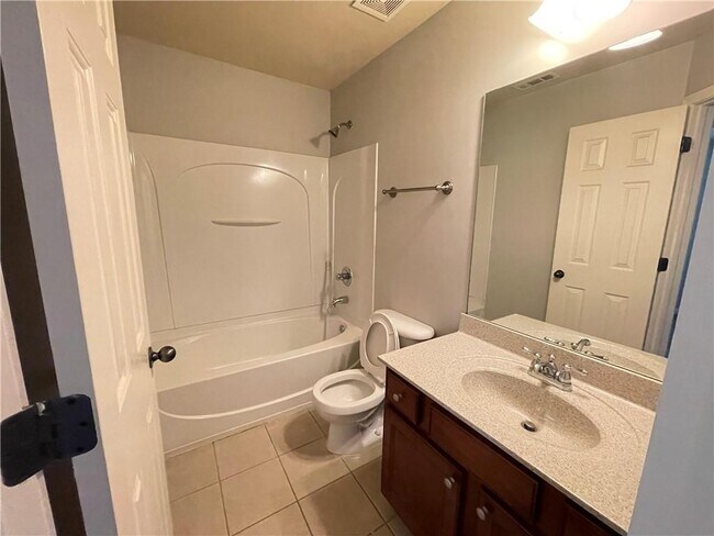 Building Photo - 2575 Maple Leaf Terrace