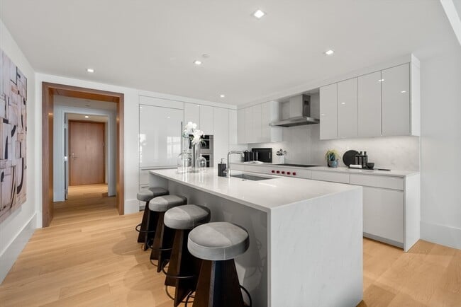 Building Photo - 150 Seaport Blvd