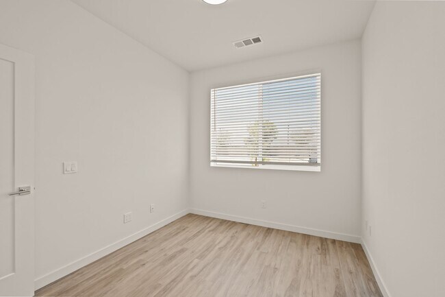 Building Photo - New Home in Gated Indian Palms Country Club