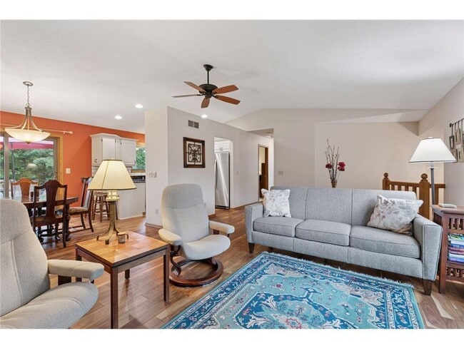 Building Photo - 796 Sunset Dr