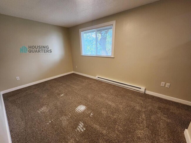 Building Photo - 2210 W Boone Ave
