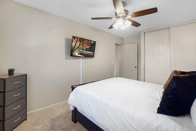 Building Photo - 346 Weatherford Ln