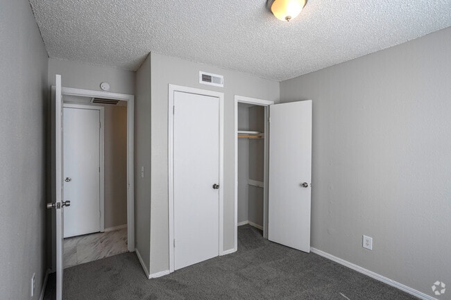 2BR, 1BA - 740SF - Mapleview Apartments