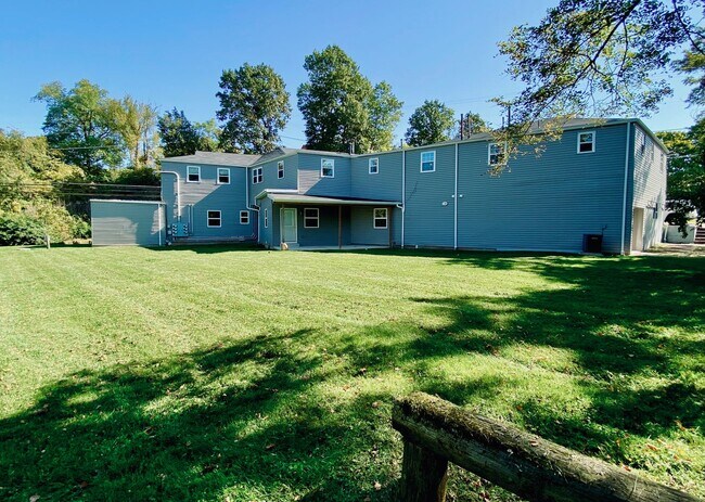 Building Photo - 1176 Red Hill Rd