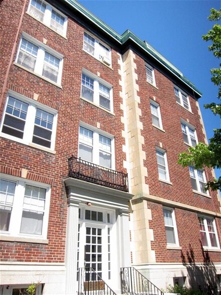 Building Photo - 163 Summer St