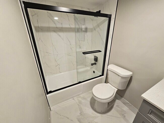 Building Photo - 1301 NW 12th Ave