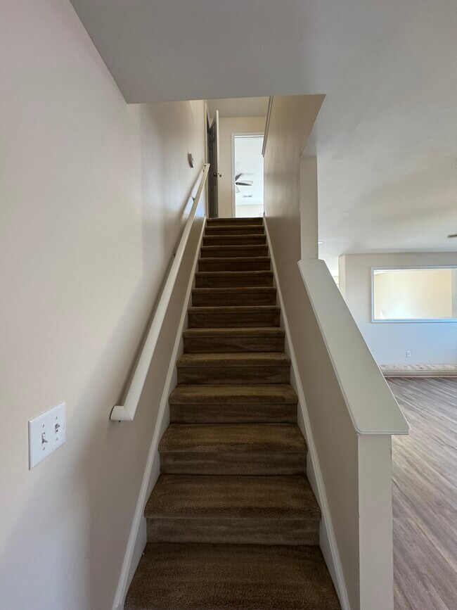 Building Photo - 127 Emanuel Creek Drive