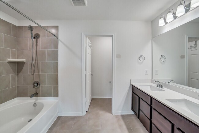 Building Photo - 2844 Grand Anse Dr