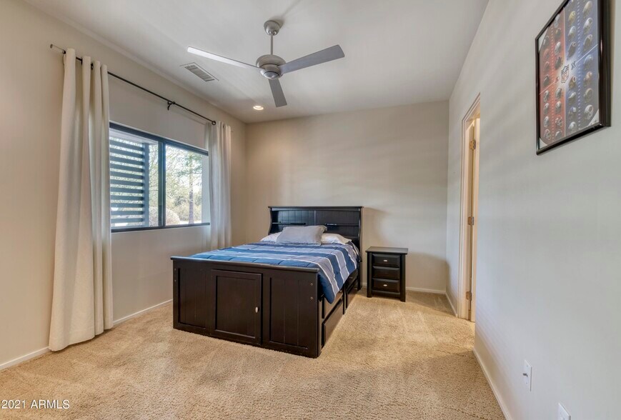 Building Photo - 4042 E Saint Joseph Way