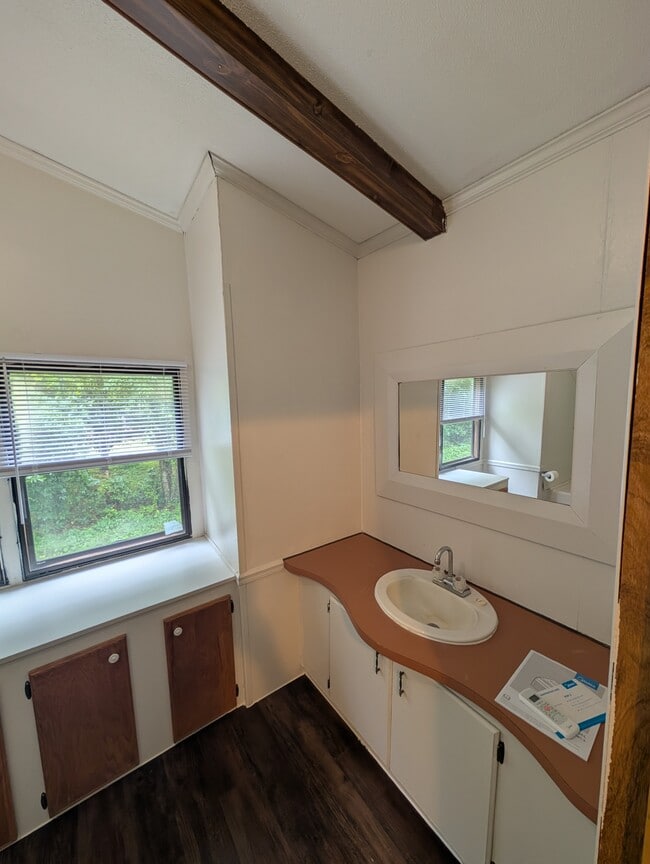 Building Photo - 35 Ransdell Ln