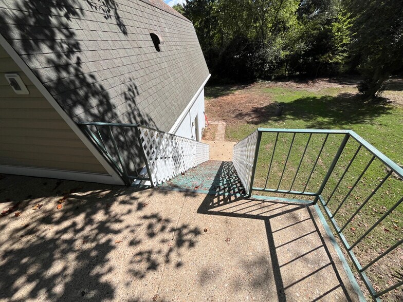 Building Photo - 3724 Beulah Rd