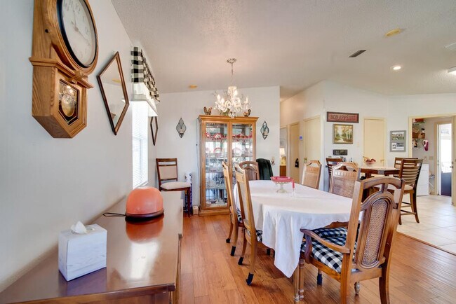 Building Photo - 1621 Magnolia Ave