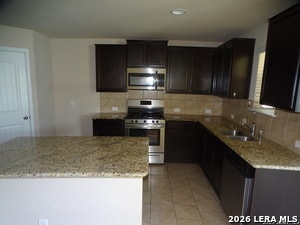 Building Photo - 2634 Willow Pond