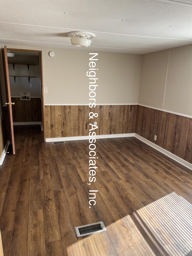 Building Photo - 750 Raynor Rd
