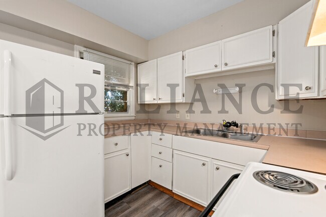 Building Photo - 4514 Vesta Dr