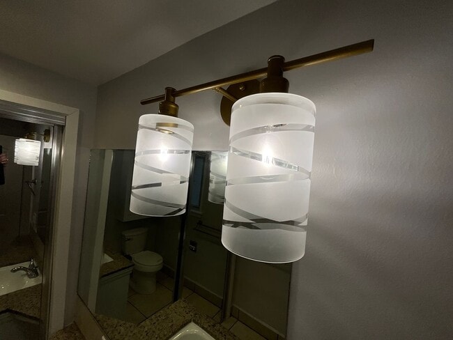 Building Photo - Studio Apartment -Open House  Tuesday at 5pm