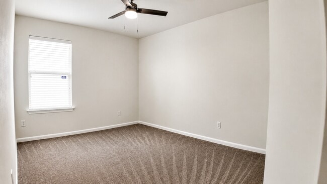 Building Photo - 7543 Legacy Pines Dr