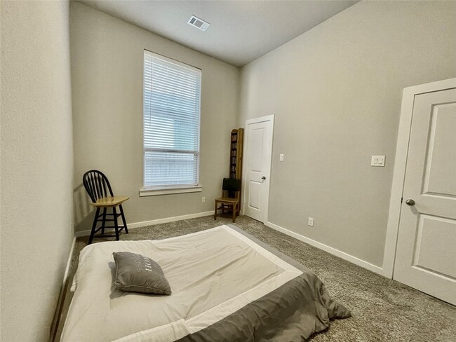 Building Photo - 4334 Hemlock Grove Ln