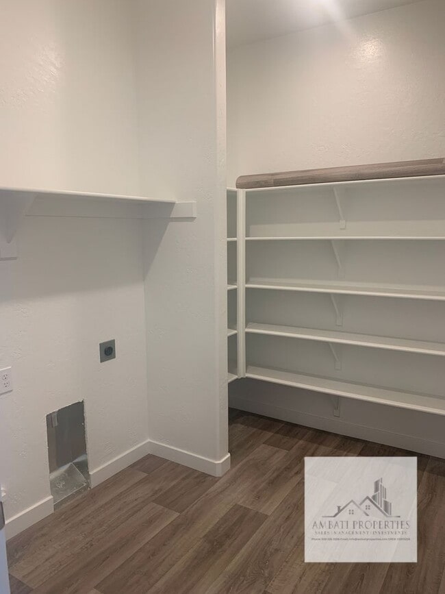 Building Photo - Brand New home in Clovis Unified School District with Solar!