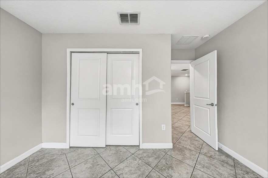 Building Photo - 14206 Blue Dasher Dr
