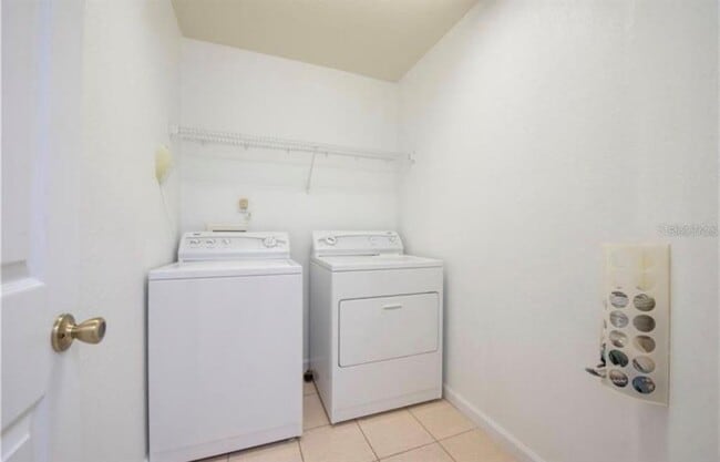 Building Photo - 3087 Ashland Ln N