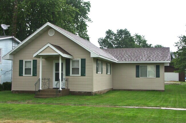Primary Photo - 406 Cedar St
