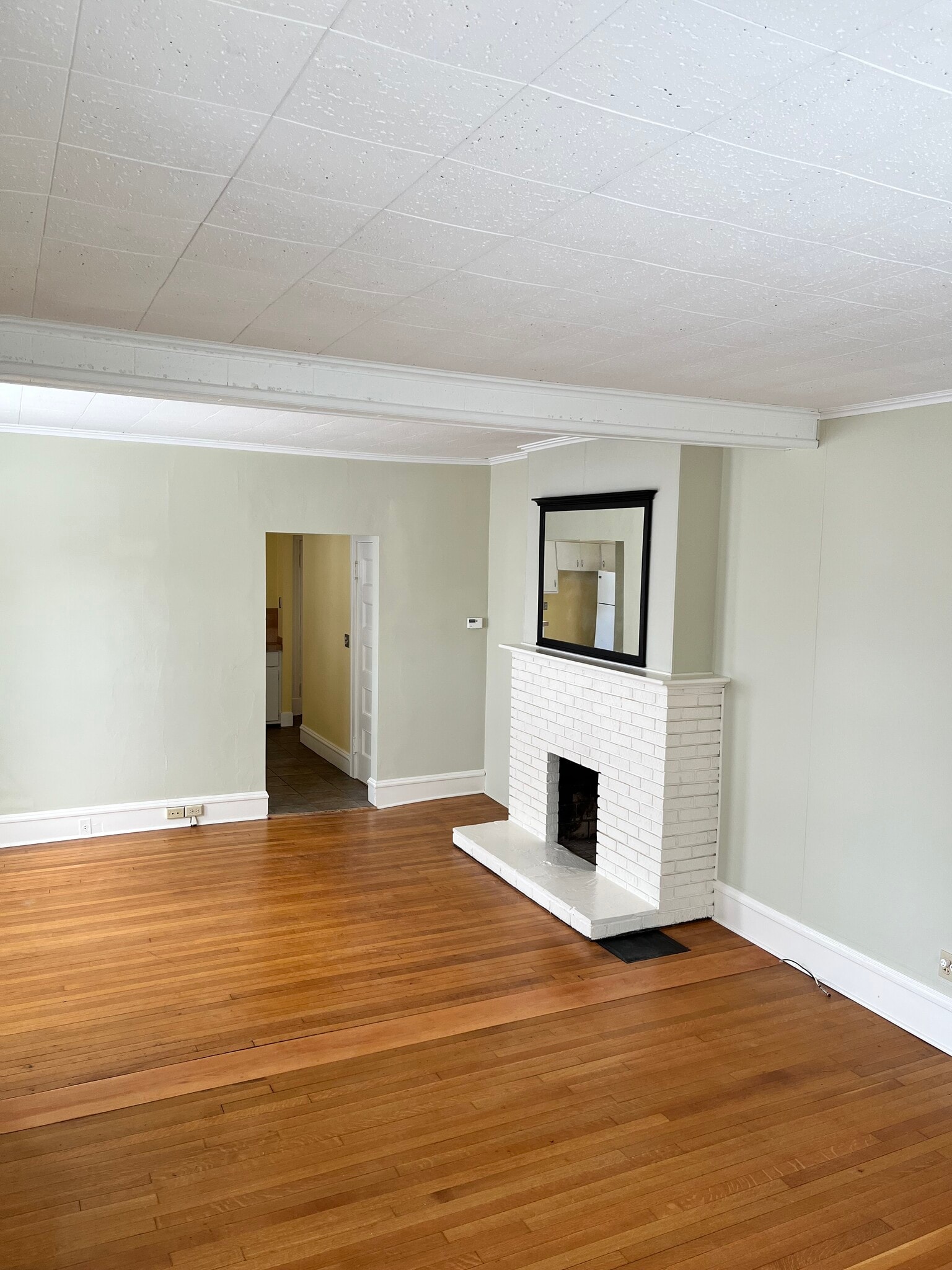 Living room - 114 Buell St