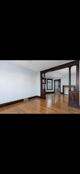 Building Photo - 431 Hoyt St