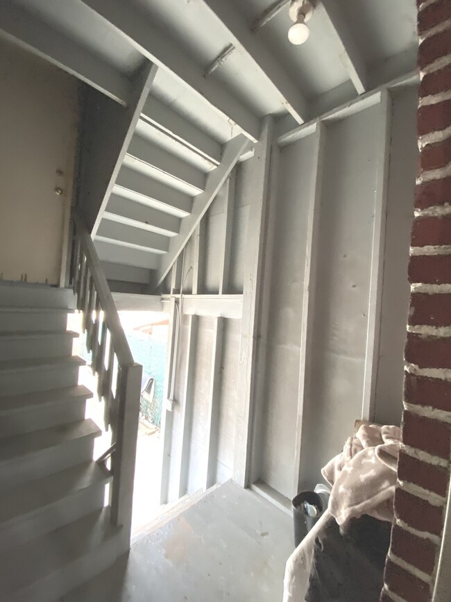 Building Photo - 5434 N Spaulding Ave