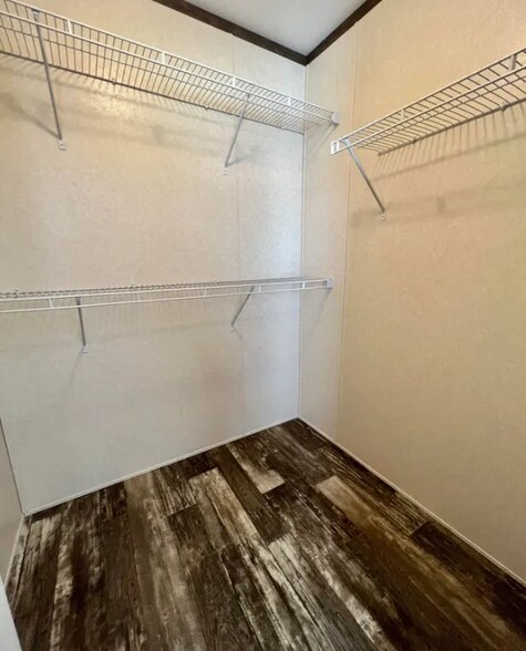 Building Photo - 6580 N Hampshire Dr