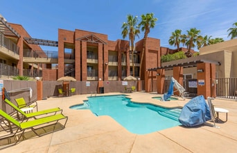 Pool - Emerald Suites Valley View