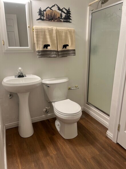 Building Photo - 7898 N Sparrowhawk Cir