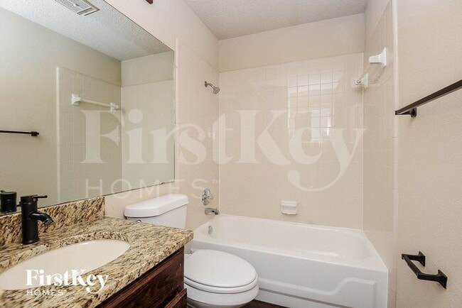 Building Photo - 1396 Chinaberry Dr