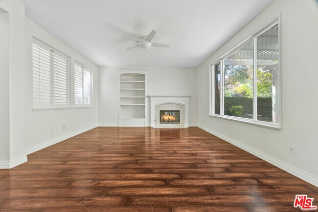 Building Photo - 2909 Venezia Ln