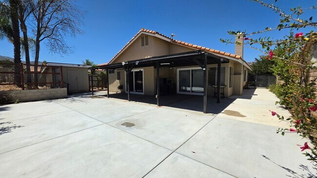 Building Photo - 16500 Running Deer Rd