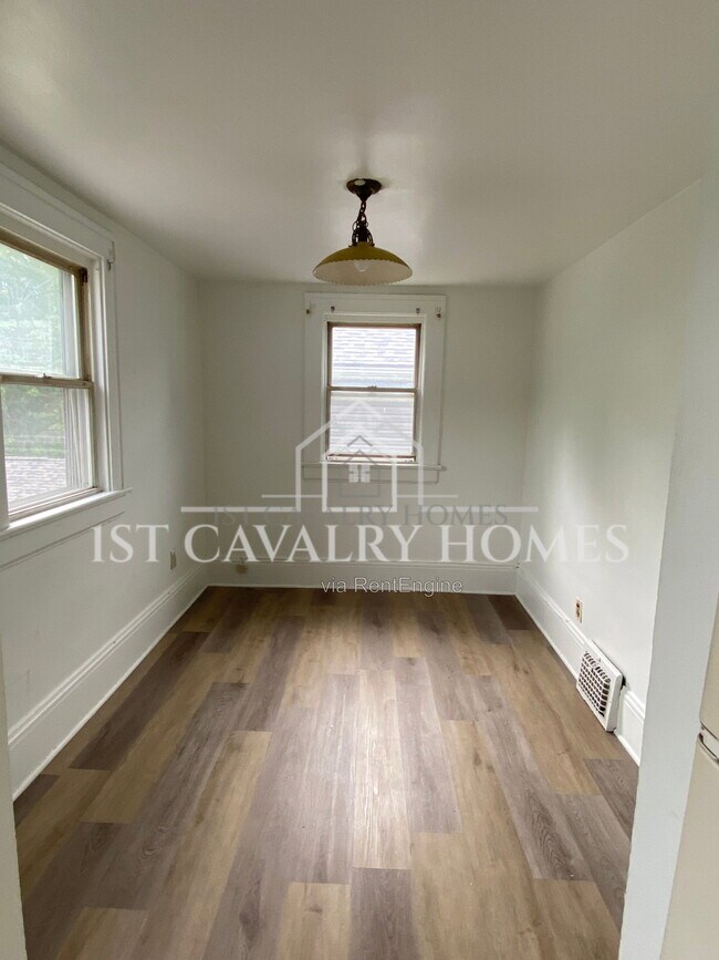 Building Photo - 1383 Curtis St