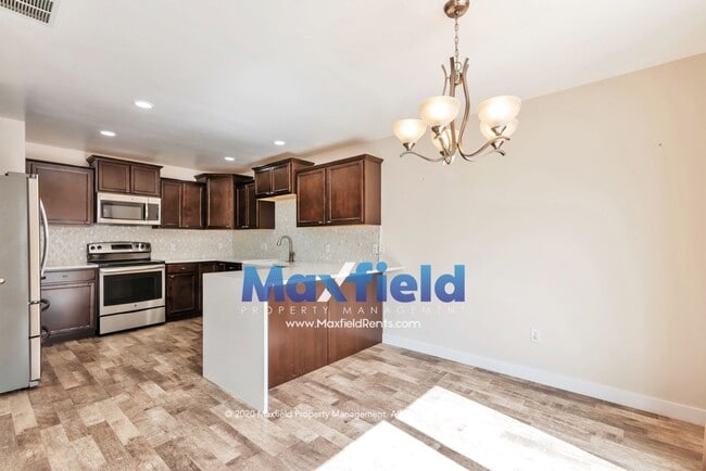 Building Photo - Draper Townhouse - 4 BD 3.5 BA 2 GA