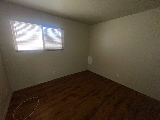 Building Photo - "Chic & Cozy 2-Bedroom Haven with Hardwood Charm in Las Vegas!"