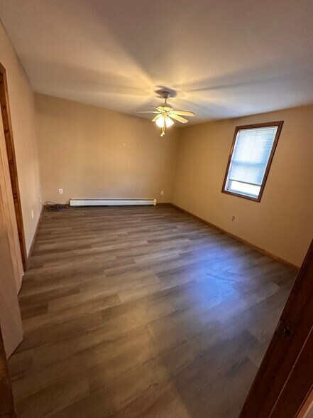 Building Photo - 117 Short St