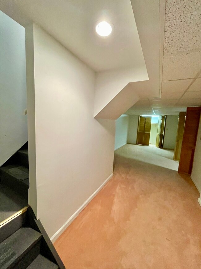 Building Photo - 18 Wilan Ln